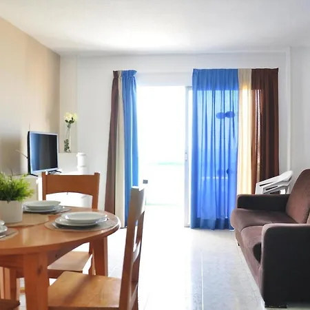 Comodoro-los Cristianos * Los Cristianos (Tenerife)